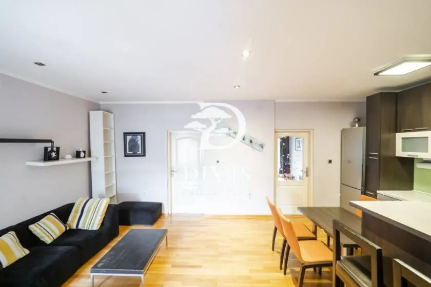 Prodaja, trosoban stan, 68m², Sarajevska, Beograd