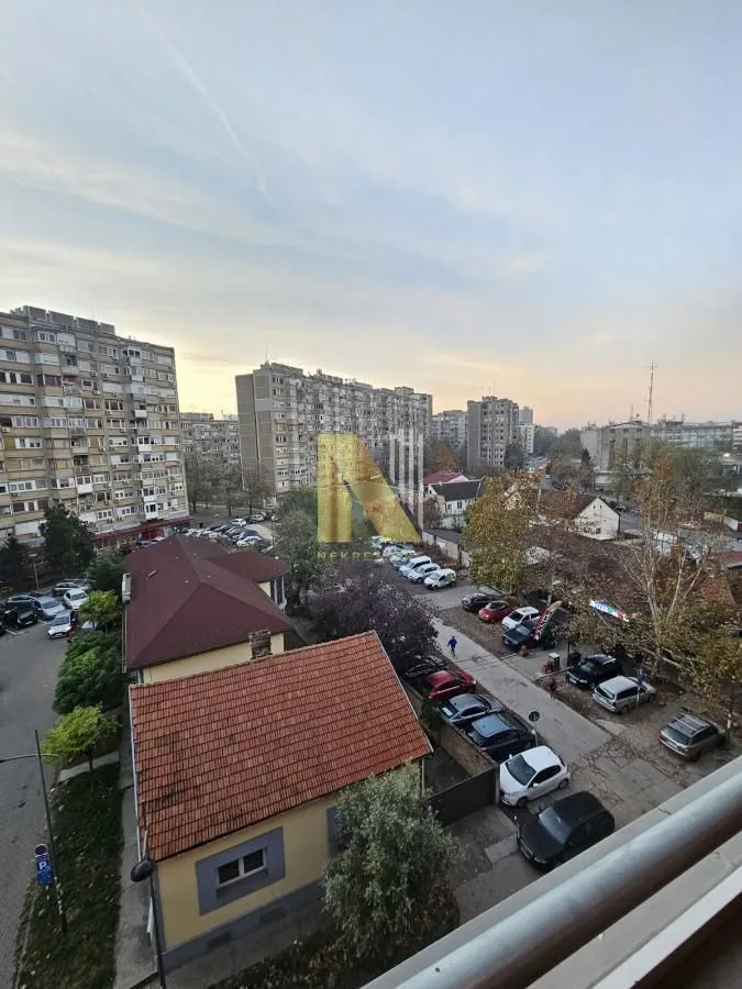 Prodaja, četvorosoban stan, 105m², Socijalno, Novi Sad Sve Podlokacije