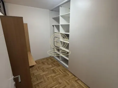 Izdavanje, trosoban stan, 47m², Stari Grad, Beograd - image 8