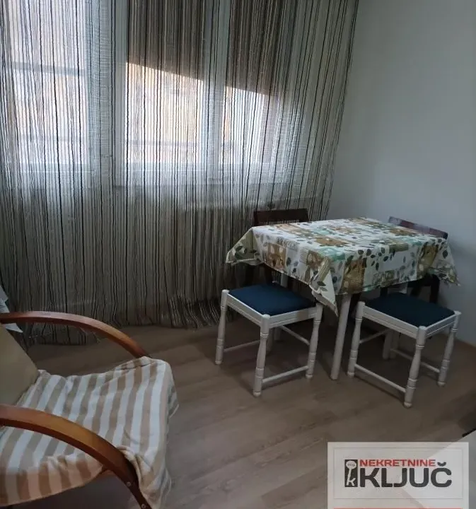 Prodaja, dvosoban stan, 45m², Železnička Stanica, Novi Sad Sve Podlokacije