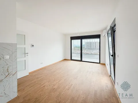 Rent, two bedroom apartment, 57m², Kod Big Fashion-a, Podgorica - image 2
