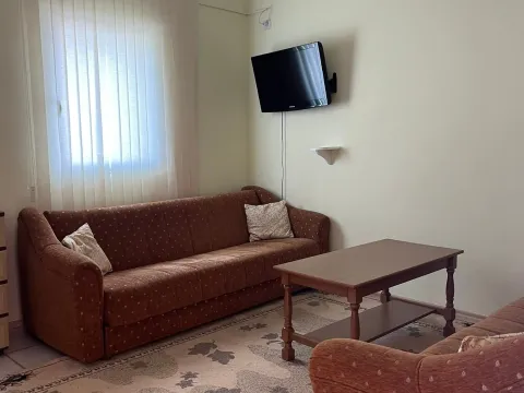 Izdavanje, dvosoban stan, 70m², Ilino, Bar - image 2