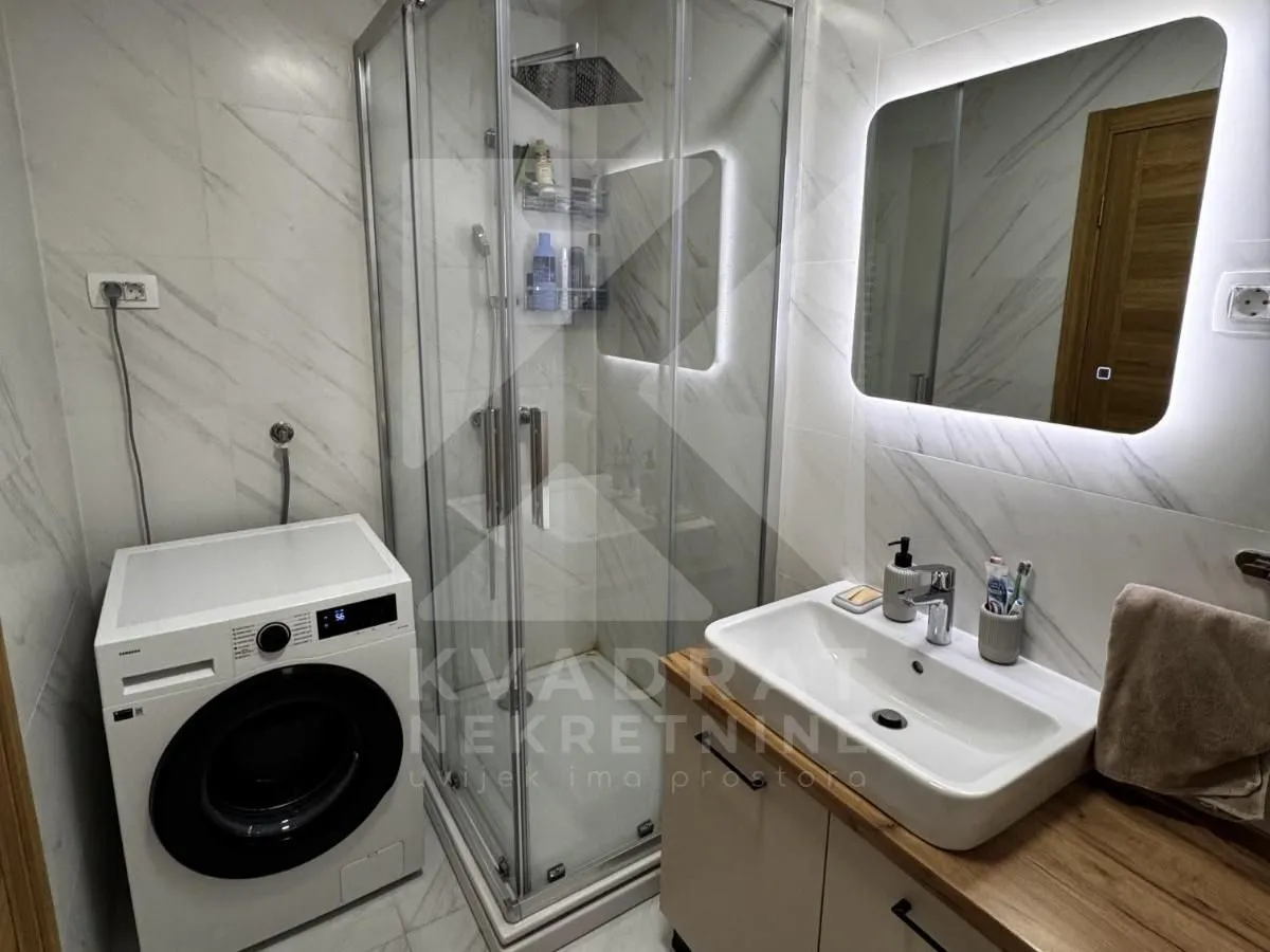 Prodaja, dvosoban stan, 72m², New City, Podgorica