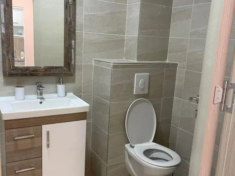 Izdavanje, jednosoban stan, 50m², Budva, Crna Gora - image 10