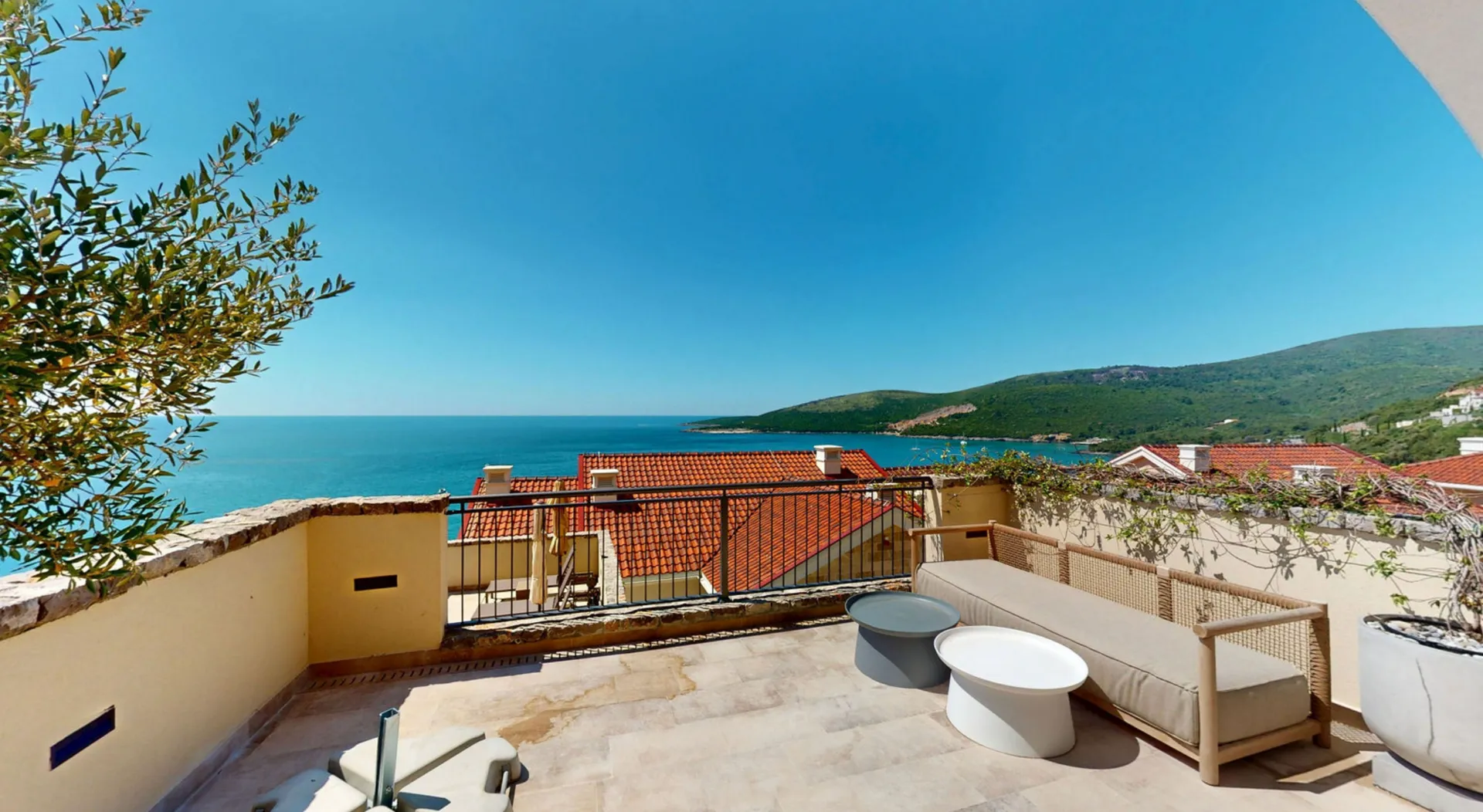 Prodaja, dvosoban stan, 102m², Luštica Bay, Tivat