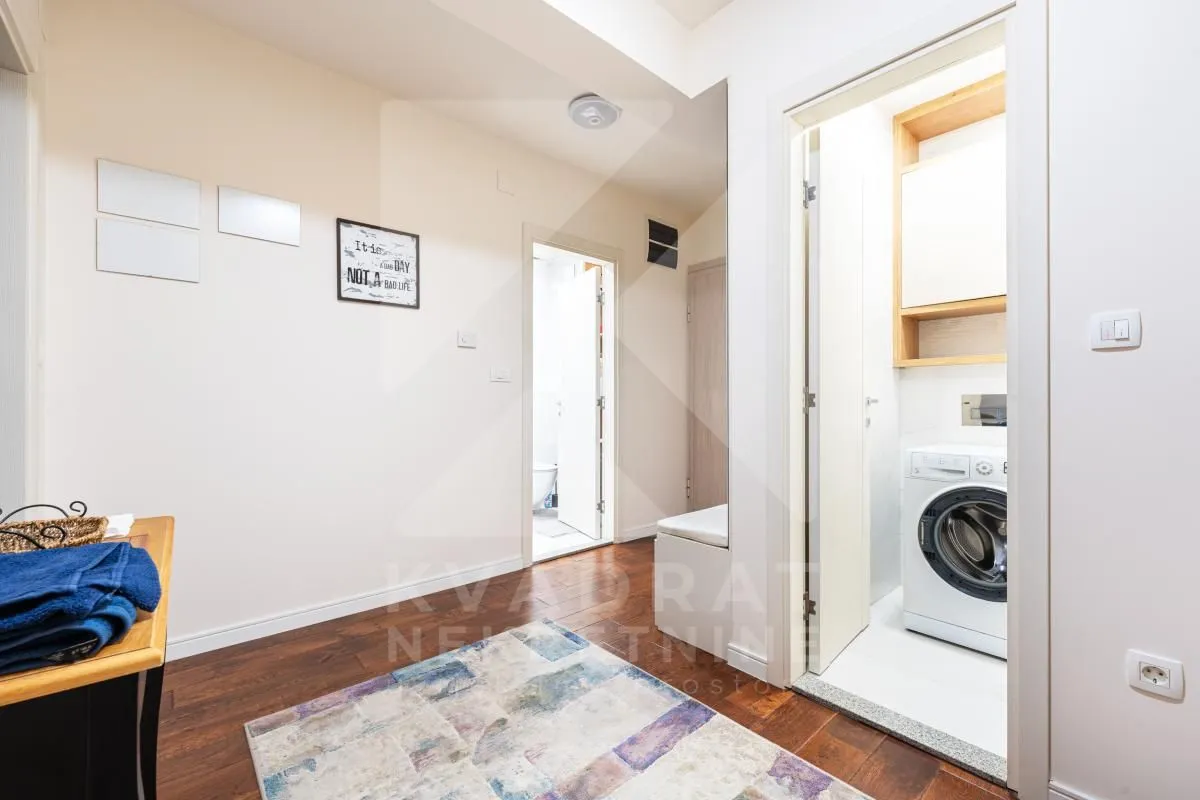 Prodaja, dvosoban stan, 68m², Central Point, Podgorica