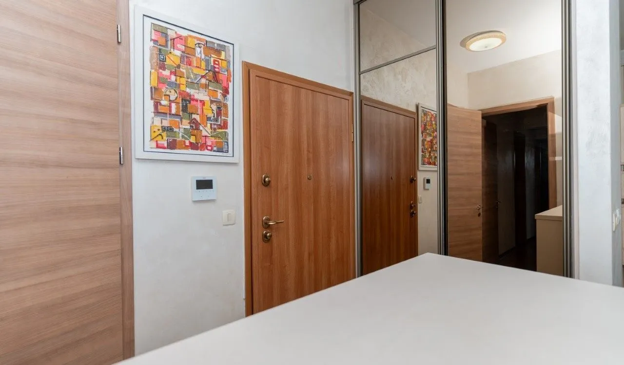 Izdavanje, trosoban stan, 86m², Stara Varoš, Podgorica