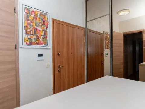 Izdavanje, trosoban stan, 86m², Stara Varoš, Podgorica - image 13