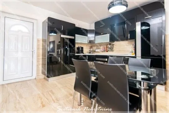 Prodaja, dvosoban stan, 85m², Igalo, Herceg Novi