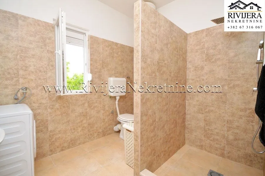 Prodaja, kuća, 130m², Centar, Tivat