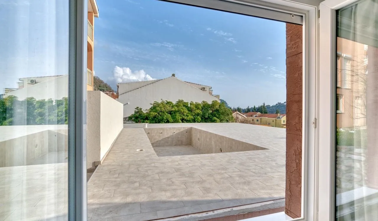 Sale, two bedroom apartment, 60m², Petrovac, Budva
