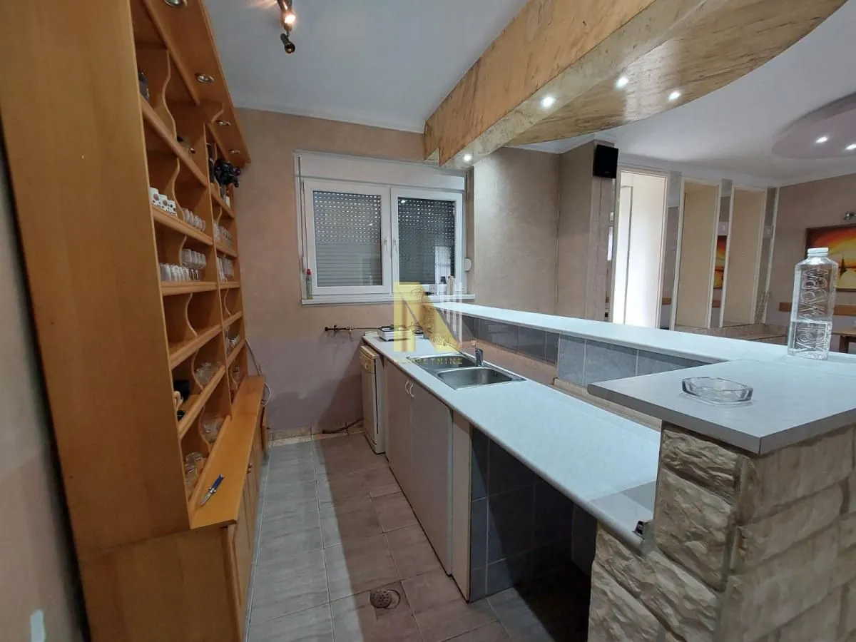 Prodaja, kuća, 250m², Kać, Novi Sad Sve Podlokacije