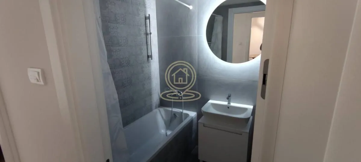 Izdavanje, trosoban stan, 60m², Južni Bulevar, Vračar Sve Podlokacije