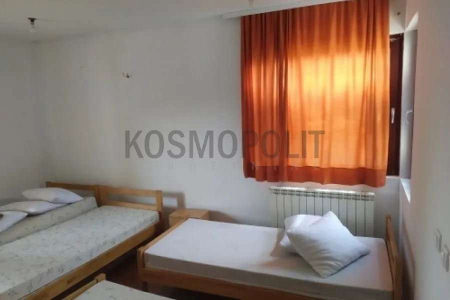 Prodaja, kuća, 389m², Zemun Sve Podlokacije, Beograd