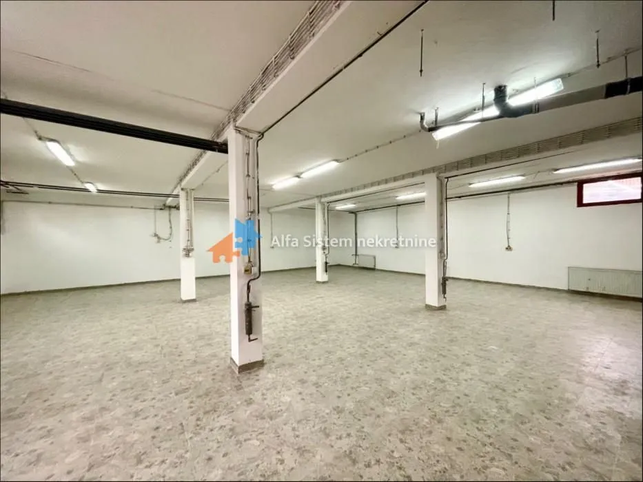 Rent, office space, 350m², Kluz, Zvezdara Sve Podlokacije