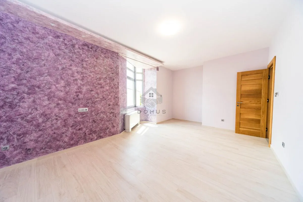 Rent, house, 320m², Zlatica, Podgorica