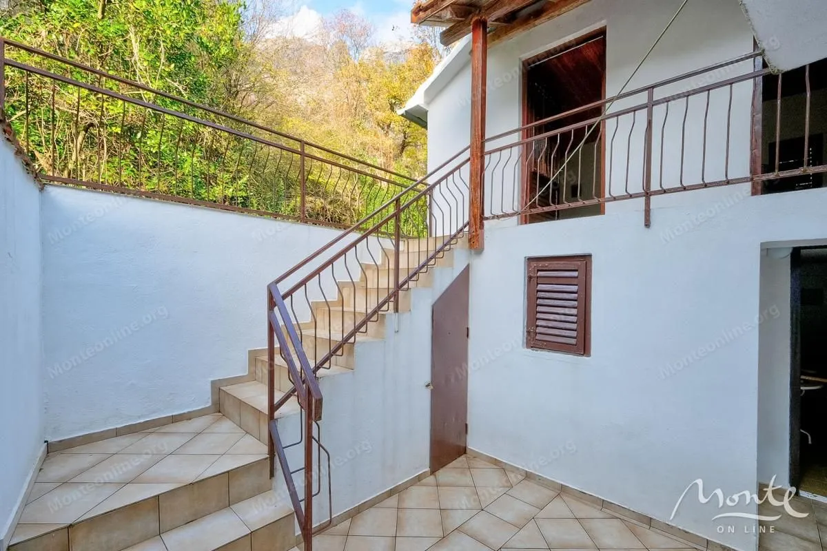 Prodaja, kuća, 67m², Orahovac, Kotor
