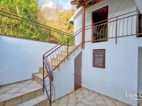 Prodaja, kuća, 67m², Orahovac, Kotor - image 9