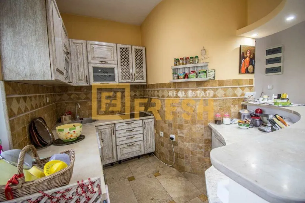 Prodaja, kuća, 550m², Zabjelo, Podgorica