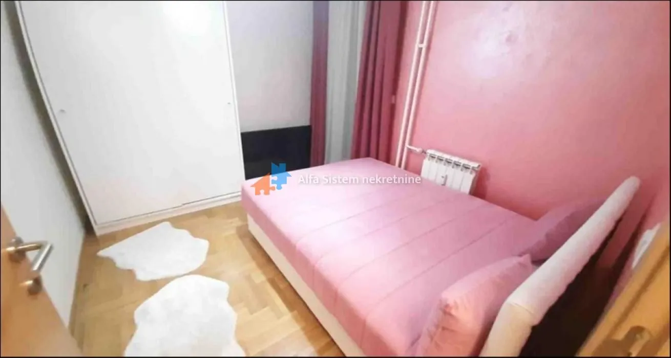 Izdavanje, četvorosoban stan, 96m², Vračar Sve Podlokacije, Beograd