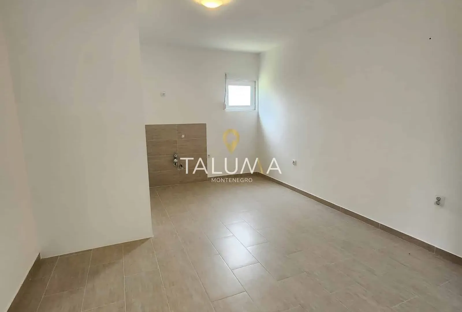 Rent, office space, 56m², Spuž, Danilovgrad
