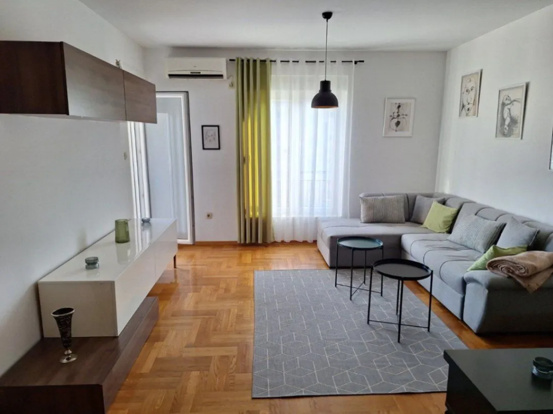 Rent, one bedroom apartment, 55m², Pobrežje, Podgorica