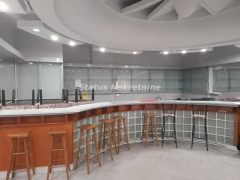 Izdavanje, poslovni prostor, 39m², Centar, Novi Sad