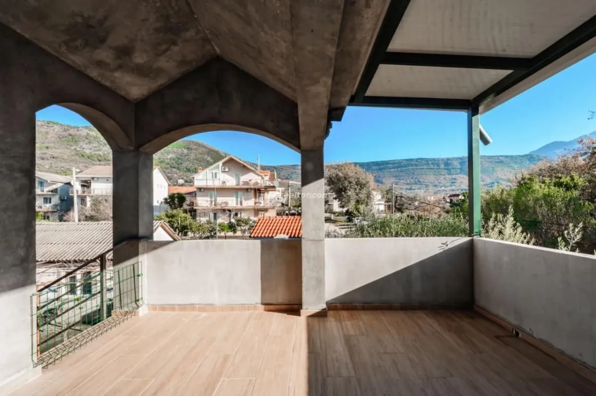 Rent, three bedroom apartment, 120m², Mrčevac, Tivat