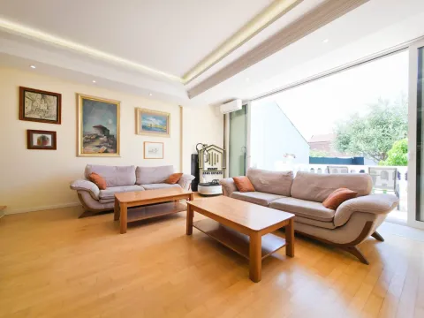 Izdavanje, kuća, 215m², Drac, Podgorica - image 2