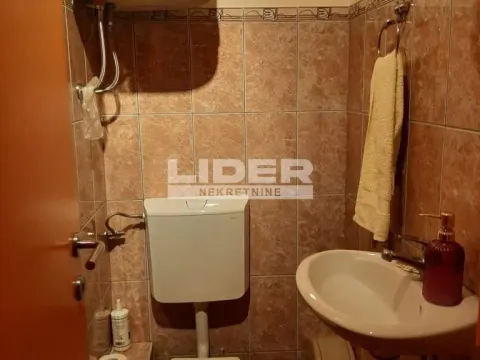 Prodaja, četvorosoban stan, 87m², Zemun Centar, Zemun Sve Podlokacije - image 11