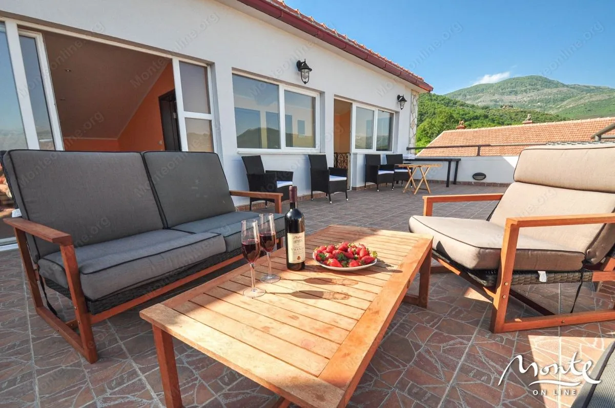 Prodaja, kuća, 260m², Bijela, Herceg Novi