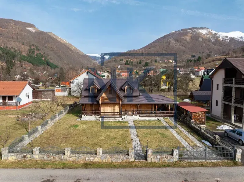 Sale, house, 180m², Centar, Kolašin