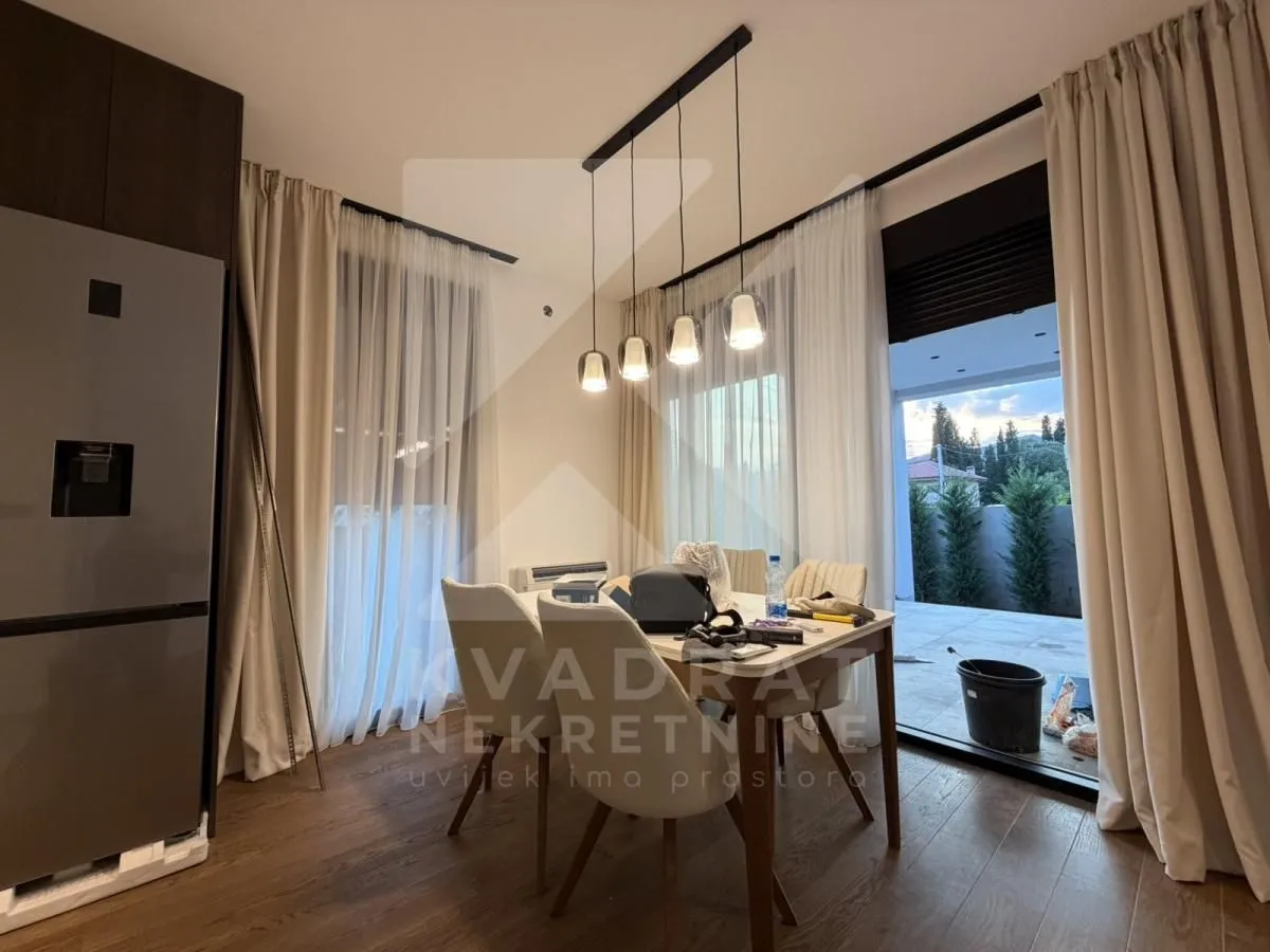 Sale, house, 225m², Gornja Gorica, Podgorica