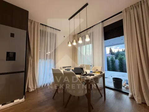 Sale, house, 225m², Gornja Gorica, Podgorica - image 11