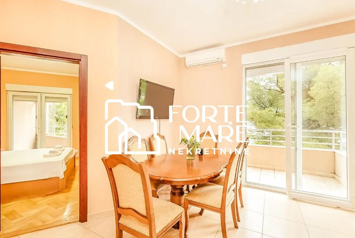 Izdavanje, dvosoban stan, 73m², Kumbor, Herceg Novi