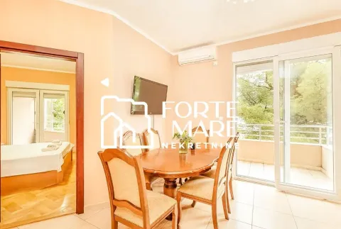 Izdavanje, dvosoban stan, 73m², Kumbor, Herceg Novi - image 2