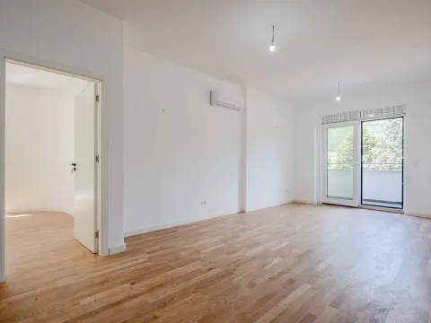 Prodaja, dvosoban stan, 65m², Centar, Bar - image 4