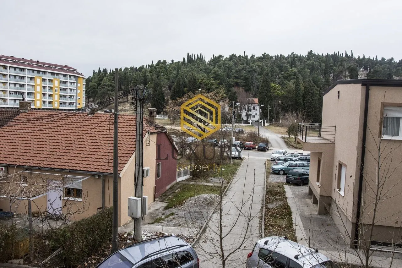 Izdavanje, jednosoban stan, 33m², Baston, Podgorica