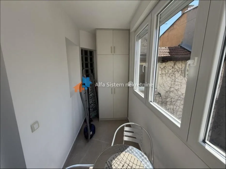 Izdavanje, dvosoban stan, 54m², Kalenić Pijaca, Vračar Sve Podlokacije