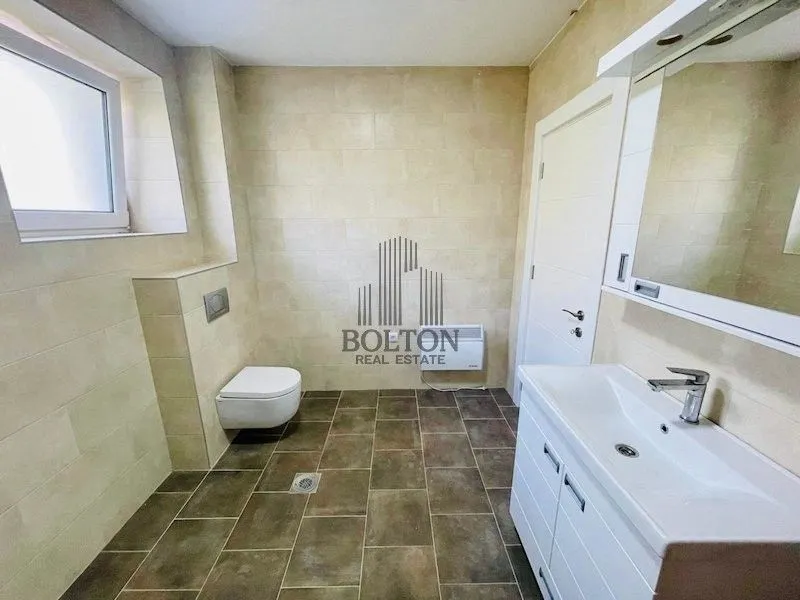Prodaja, četvorosoban stan, 195m², Centar, Požarevac