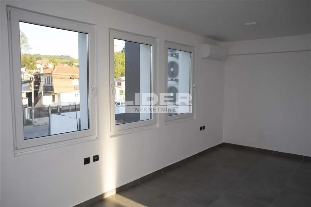 Rent, office space, 1450m², Karaburma, Palilula Sve Podlokacije
