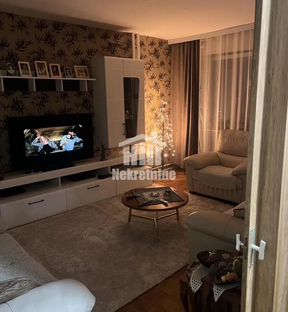 Prodaja, trosoban stan, 77m², Zemun Sve Podlokacije, Beograd