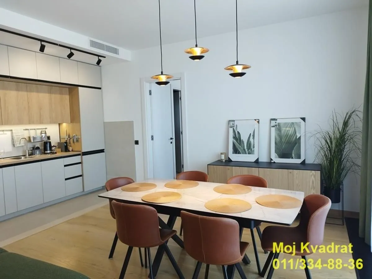 Izdavanje, trosoban stan, 92m², Stari Grad, Beograd