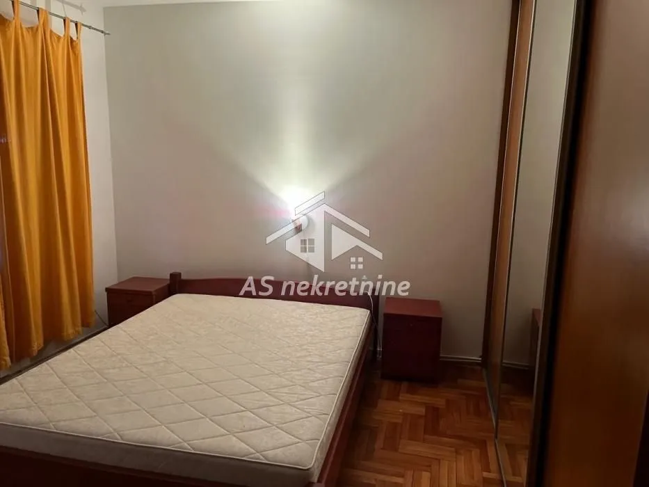 Izdavanje, trosoban stan, 120m², Uciteljsko Naselje, Zvezdara Sve Podlokacije