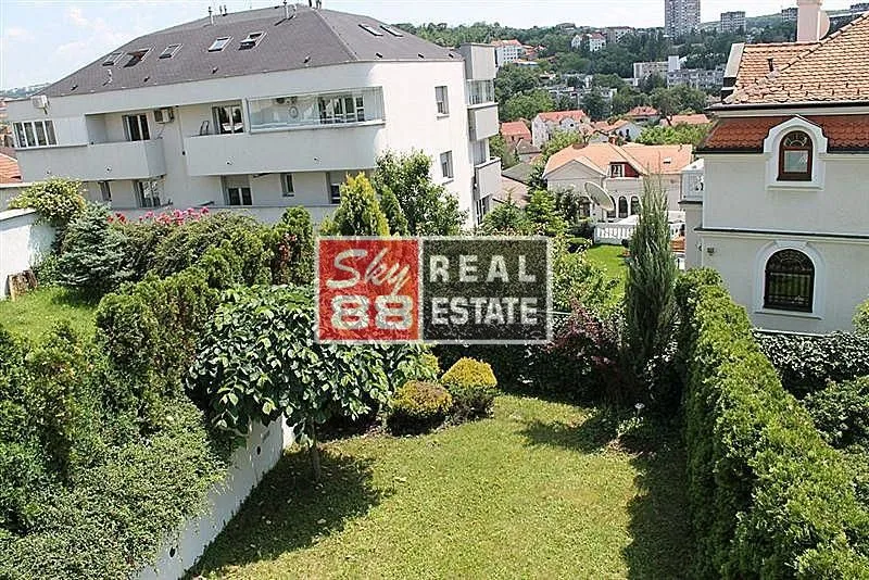 Izdavanje, kuća, 215m², Savski Venac, Beograd