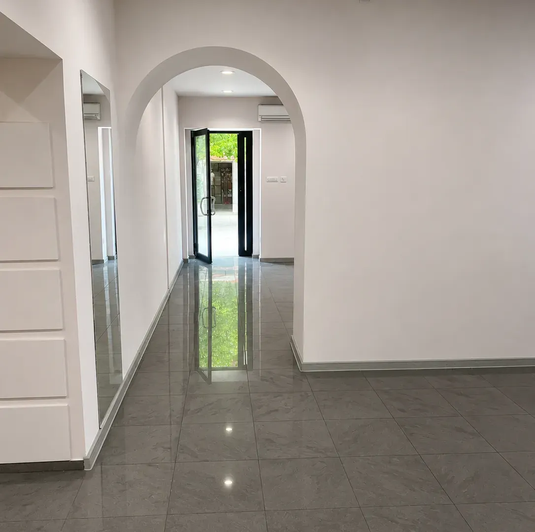 Rent, office space, 120m², Centar, Podgorica