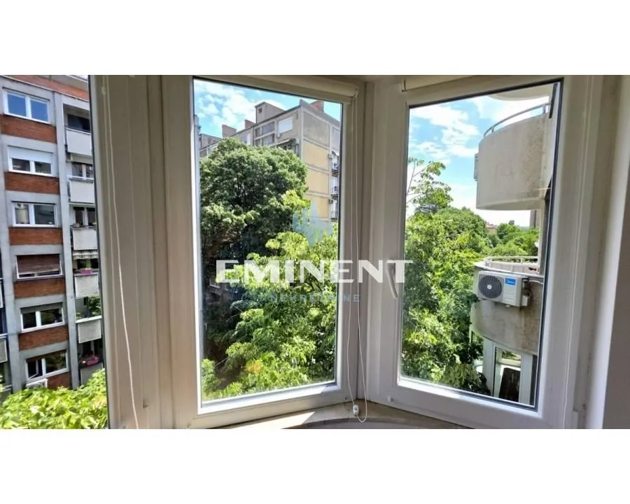 Izdavanje, dvosoban stan, 46m², Slavija, Vračar Sve Podlokacije
