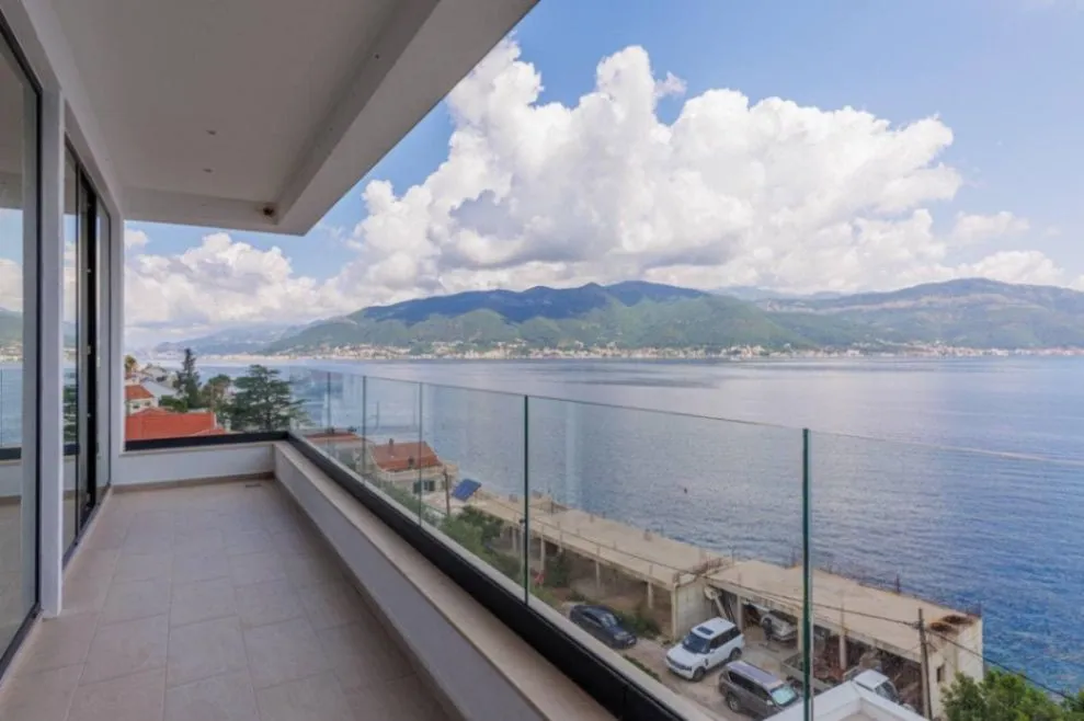 Sale, house, 200m², Krašići, Tivat