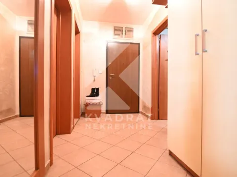 Prodaja, trosoban stan, 185m², Stari Aerodrom, Podgorica - image 15