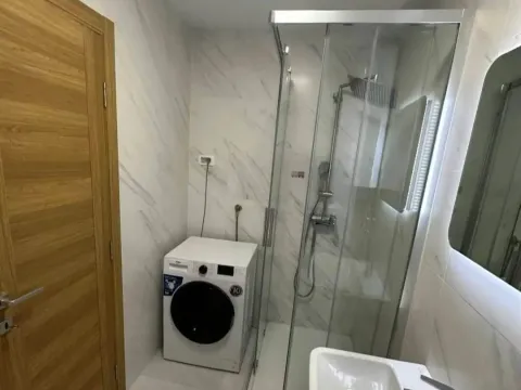 Izdavanje, jednosoban stan, 48m², City Kvart, Podgorica - image 9